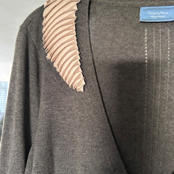 Vera Wang Cardigan with Embellishment / Simply Vera - Picture 4 of 8